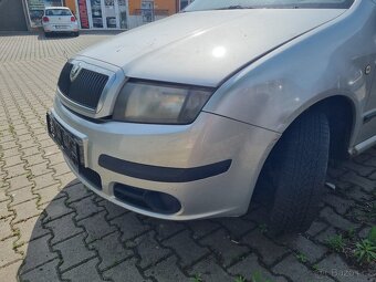 Škoda Fabia I facelift přední nárazník / kapota stříbrný - 3