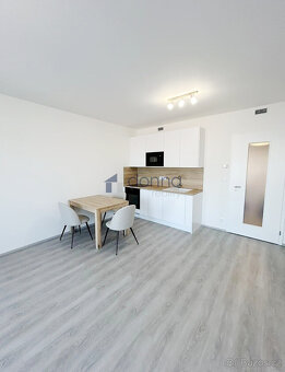 Pronájem bytu 1+kk/L 37m², Poděbradská, Praha 9 - Hloubětín, - 3