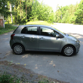 Toyota Yaris II 1,3VVT-i 64kw, AUTOMAT, Klimatizace - 3
