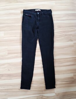 Dámské černé rifle džíny Tommy Jeans Nora 28/32 - 3