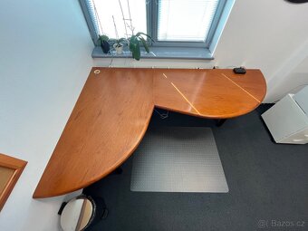 Kancelářský stůl - 3