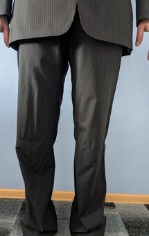 Černý proužkovaný pánský oblek - velikost S/M - 3