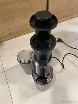 Prodám odšťavňovač Russell Hobbs - 3