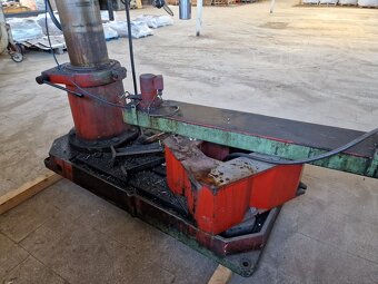 Otočná vrtačka VO 32 - 3