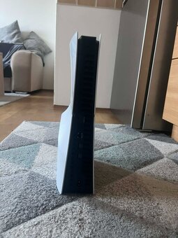 PS5 s mechanikou + 2x ovladač (DualSense) - 3
