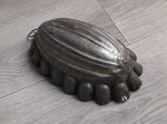 Starožitná KUCHYŇSKÁ FORMA - 3