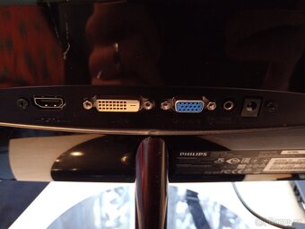 Monitor 22 palců HDMI - 3