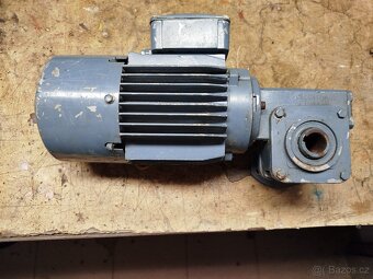 Motor s převodovkou - 3