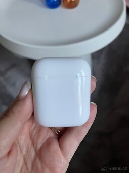 Apple AirPods 2 – jedno slúchadlo nefunkčné, druhé OK + orig - 3