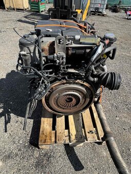 Man tgl 12.220 motor - 3
