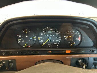 Mercedes-Benz 300 SE, W126, servisní knížka - 3