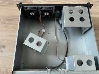 Netrack server case mini-ITX/microATX/ATX - 3