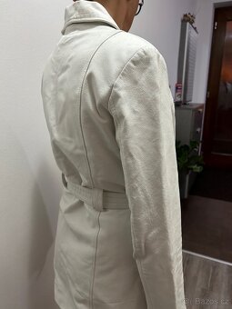 Kožený bílý elegantní kabátek, zn. KARA - 3