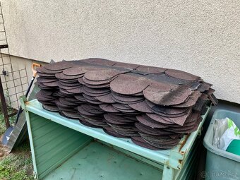 Šindel asfaltový hnědý cca 15m2 - 3