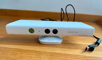 Xbox 360 White + Kinect + 2 ovladače - 3
