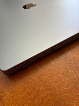 Apple Macbook Pro 16' M1 Pro - TOP STAV - 3