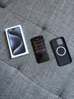 iPhone 15 Pro Max 256GB Blue Titanium - 3