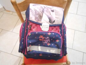 Školní aktovka. - 3