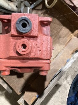 prodám hydraulické čerpadlo - 3