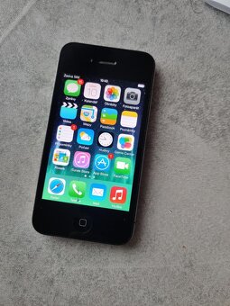 Apple iPhone 4 - 3