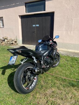 Suzuki GSX-R750 - 3