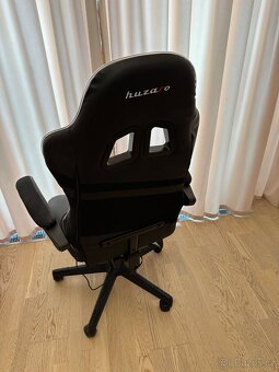Herní křeslo Huzaro Force 4.4 RGB Black - 3