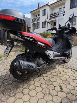 Aprilia sr Max 300 po stk,super stav - 3