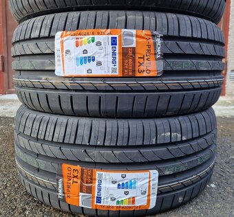 4x Nove letni pneu pneu 225/40/18..92Y...XL TRACMAX - 3