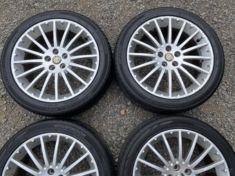 Alu orig letni sada Alfa Romeo 5x98 7J ET40,5 215/45 R17 - 3