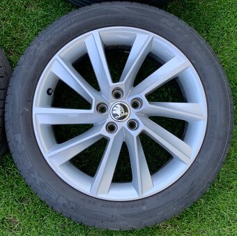 Alu kola Škoda 5x100, R17, letní, ET40, stratos - 3