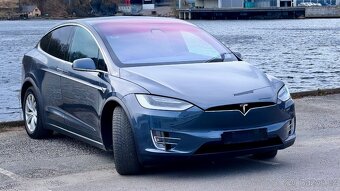 Tesla Model X - 3