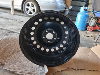 Prodám disky na Hyundai Tucson - 3