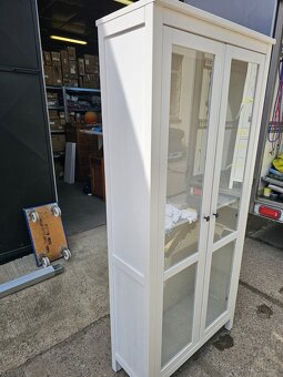 HEMNES VITRÍNA - 3