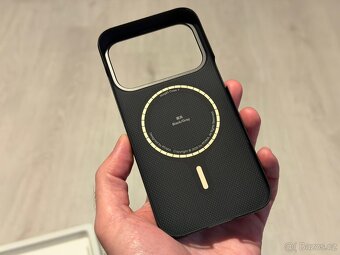 Pitaka Ultra-Slim Case Black/Gray pro iPhone 17 Pro - 3