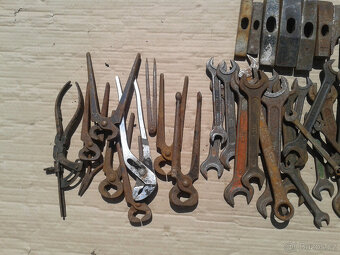 nářadí kladivo klíče - 3