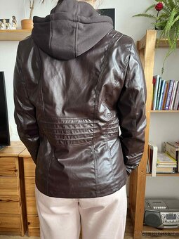Dámská bunda z umělé kůže hnědá - 3