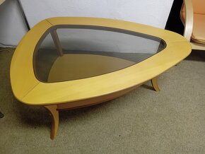 Prosklený dřevěný stolek - 3