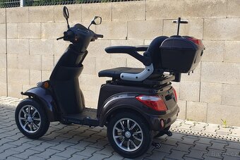 Invalidní elektrický vozík VISTA QUATER I - 3