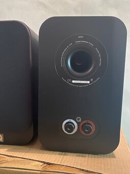 Regálovky Q Acoustics 3020i černé - 3