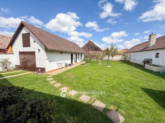 Prodej rodinný dům, 6+1, zahradní domek, pozemek 746 m2 - D - 3