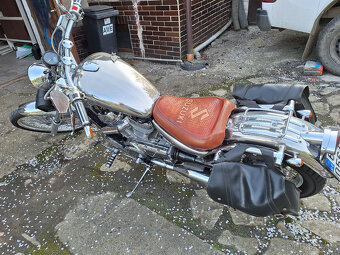 Suzuki Intruder VS 800 GL - 3