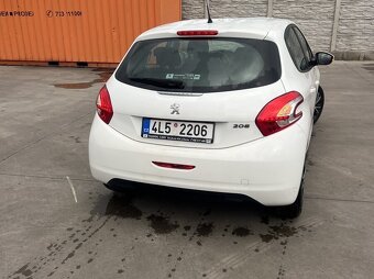 Peugeot 208 ve velmi dobrém stavu, najeto 46 013 km,interiér - 3