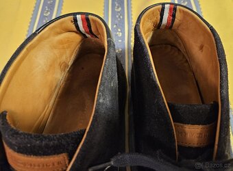 Prodám modré kotníkové pánské boty Tommy Hilfiger v. 43 - 3