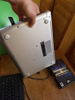 Notebook Dell inspiron 15 5000 series, grafická karta Radeon - 3