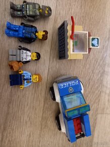 Lego City 60241 Policejní oddělení se psem - 3