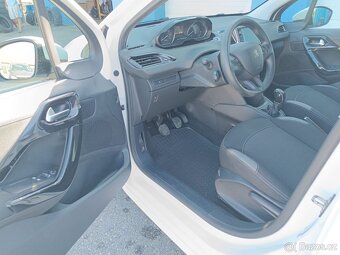 Peugeot 208 1.2 benzín, 2016 – vhodné na opravu - 3