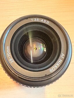Nikon AF Nikkor 28–70 mm f/3.5–4.5D - 3