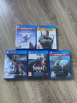 PlayStation 4 dva ovladače + hry - 3