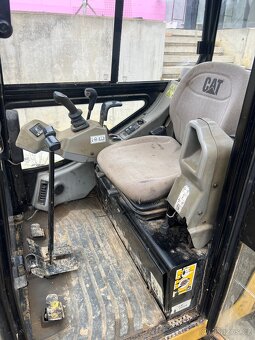 Bagr caterpillar 301.8C - 3