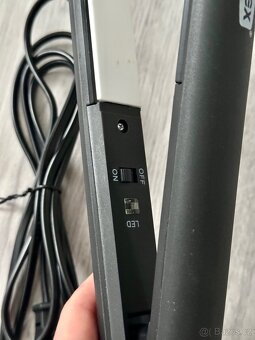 černa žehlička na vlasy - 3